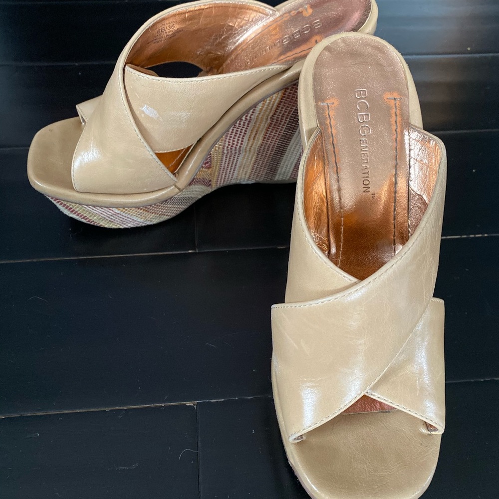BCBG tan wedge
